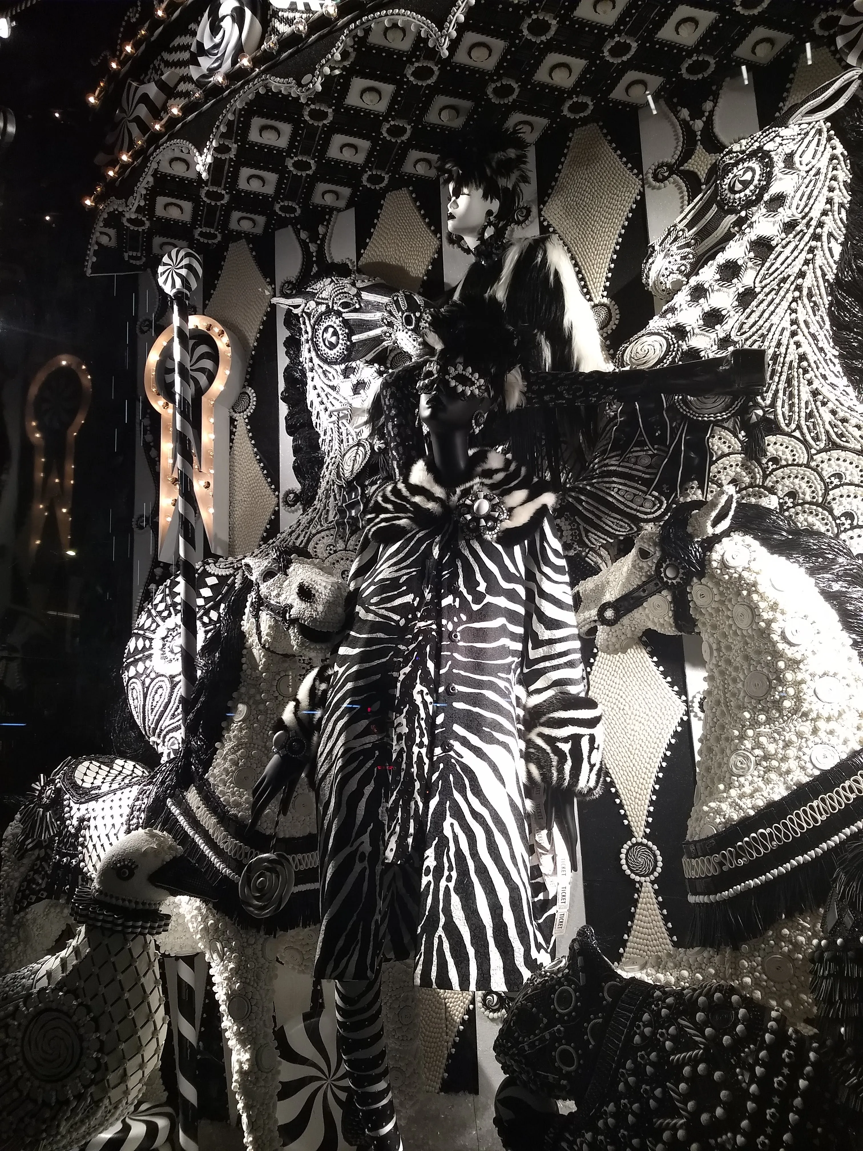 Bergdorf Goodman – The Birth of American Haute Couture