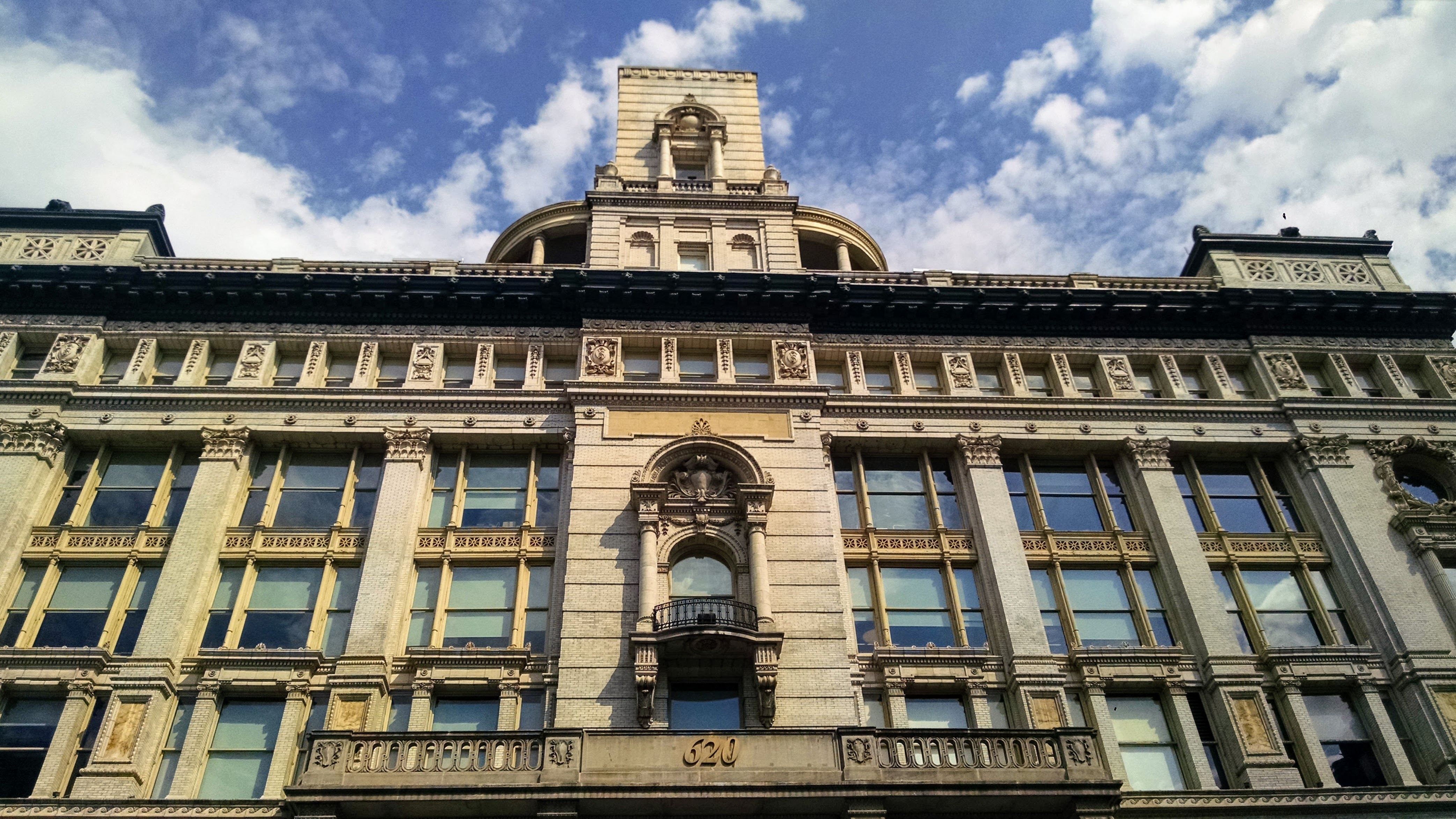 Siegel-Cooper:  a “Shopping Resort”